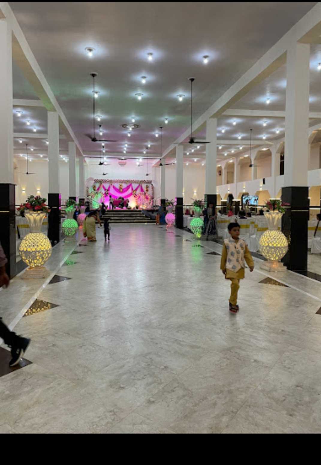 1st image description