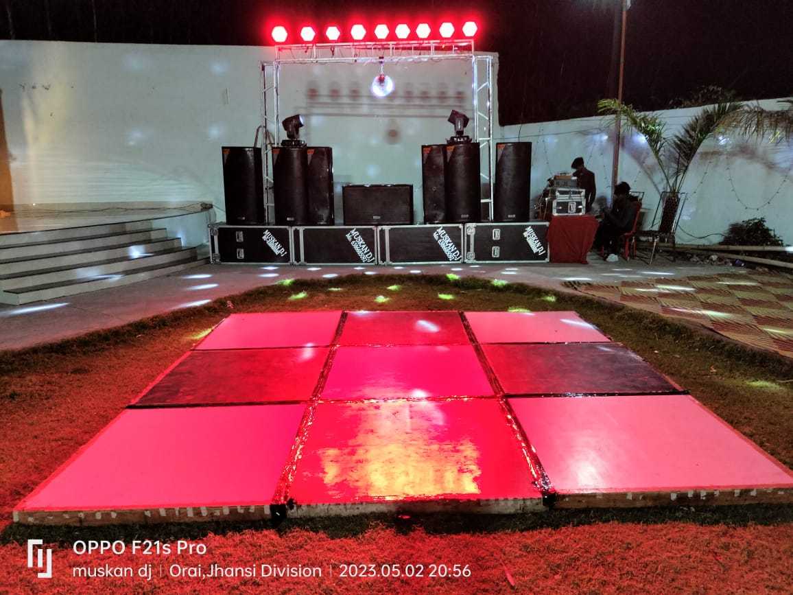 1st image description