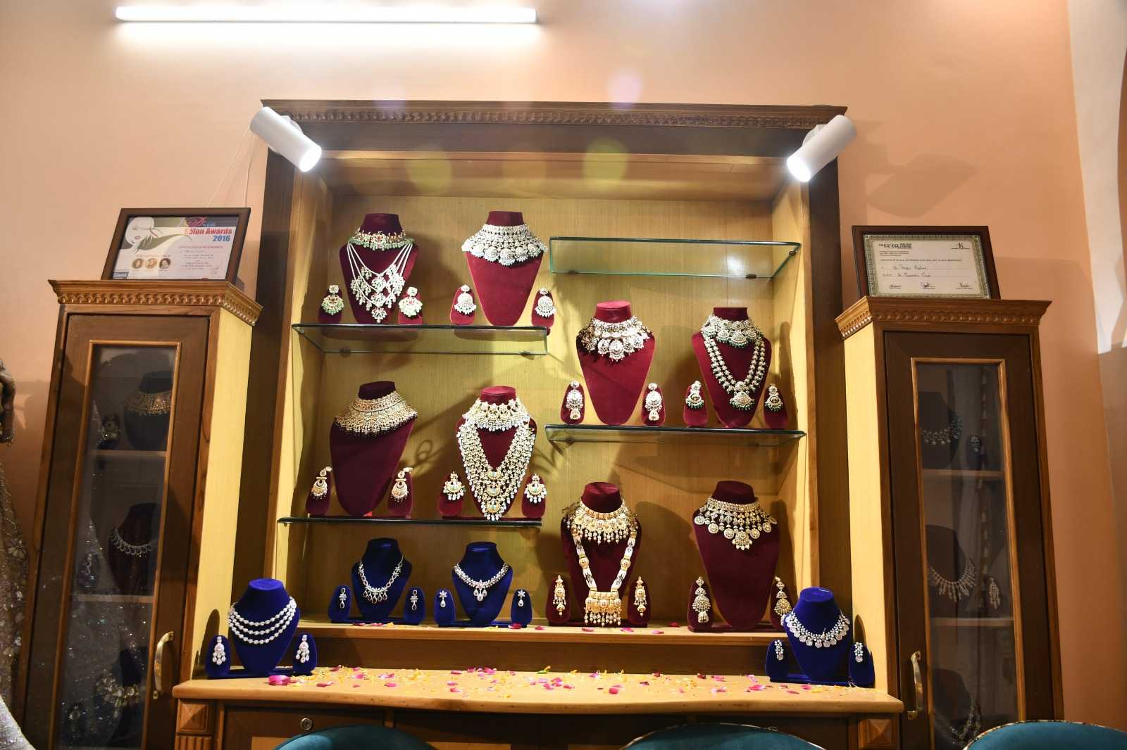 1st image description