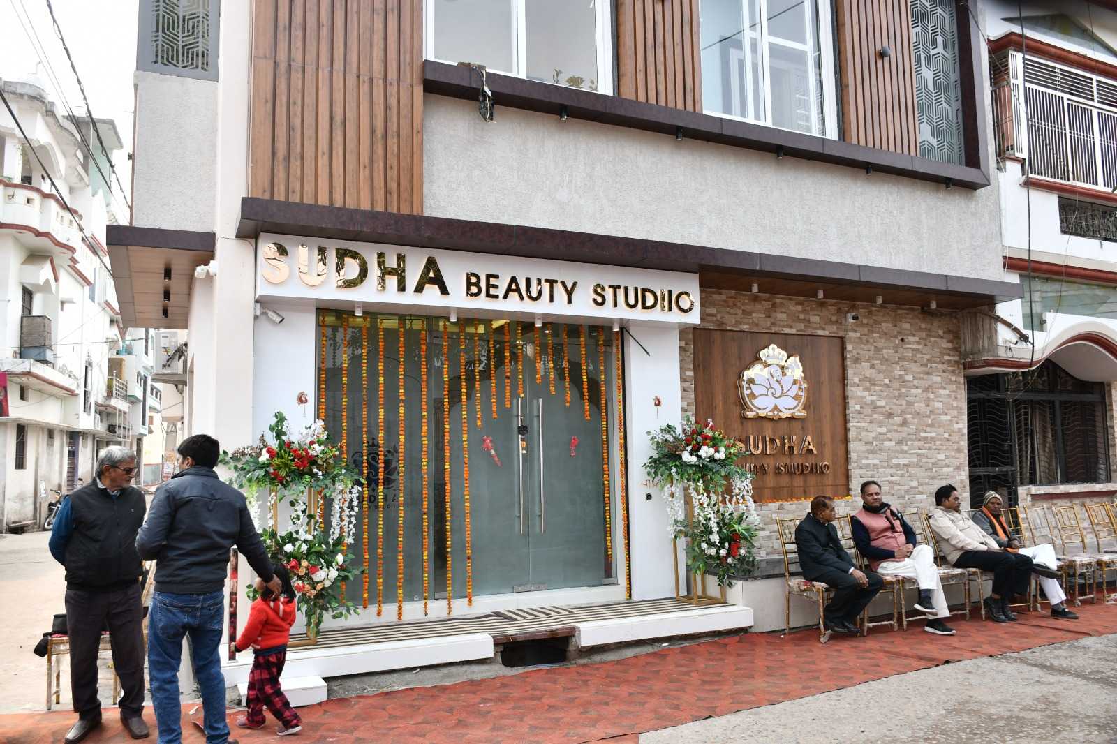 1st image description