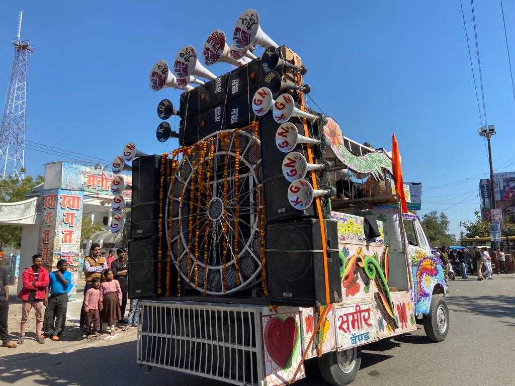 1st image description