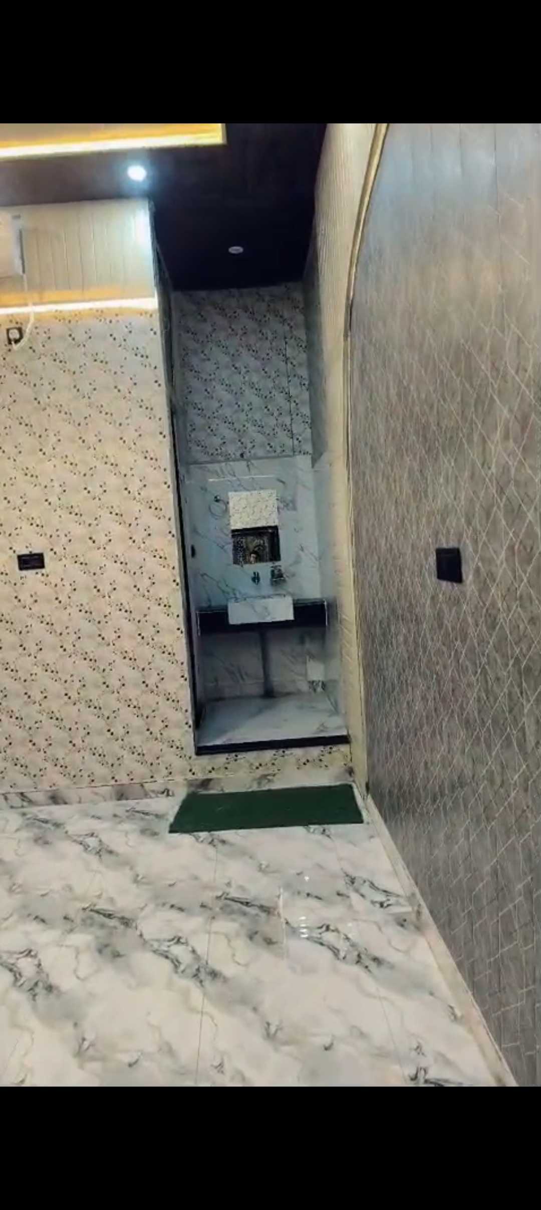 1st image description