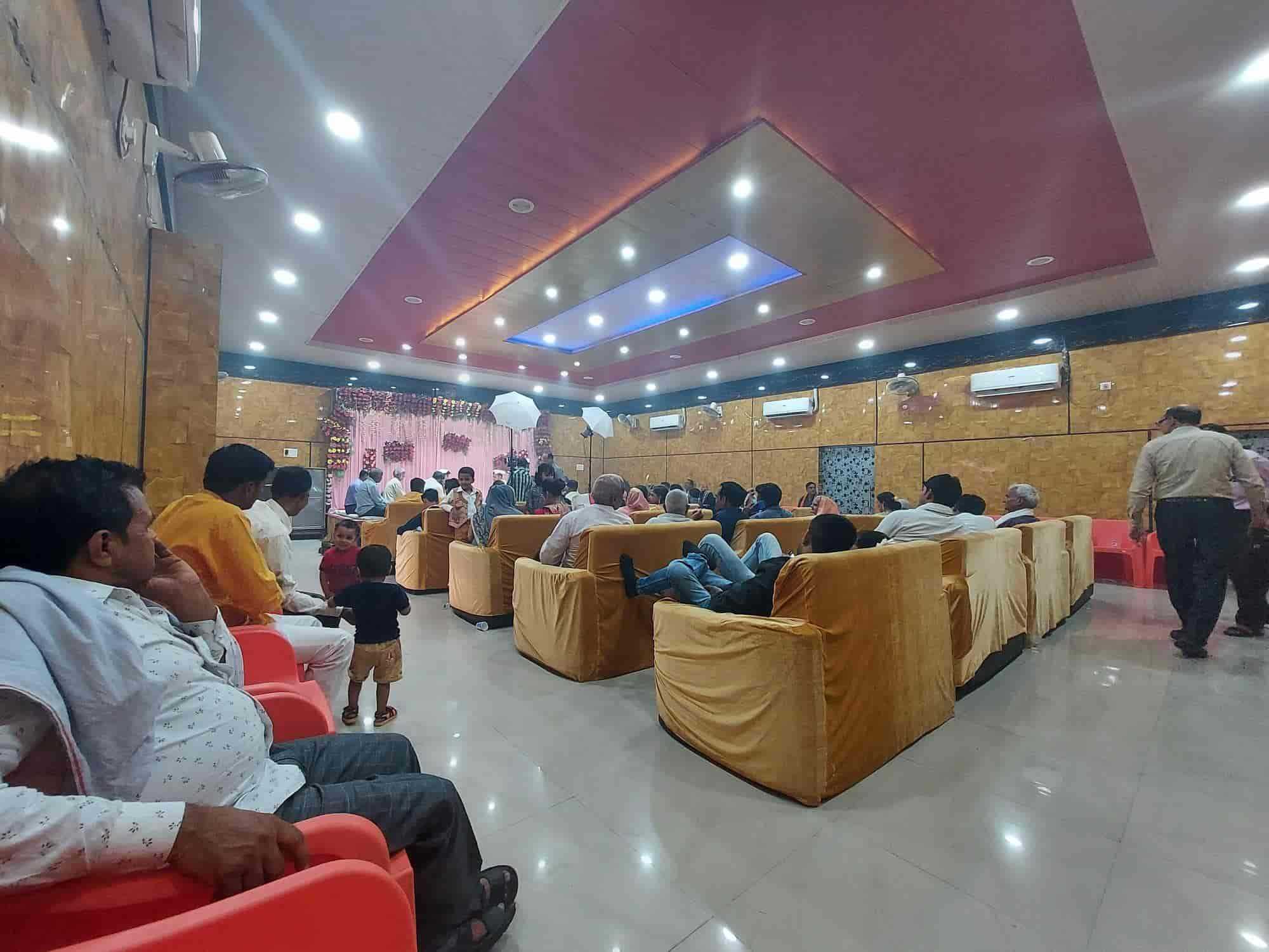 1st image description