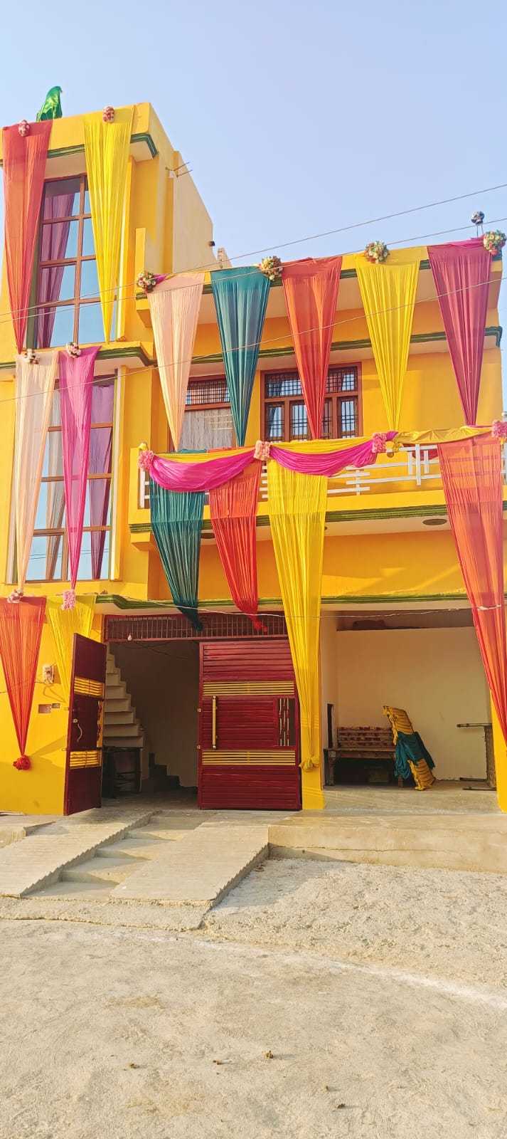 1st image description