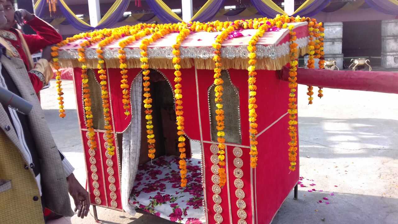 1st image description