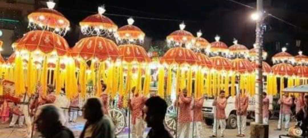 1st image description