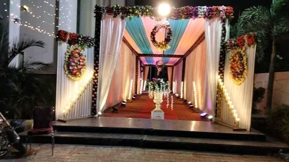 1st image description