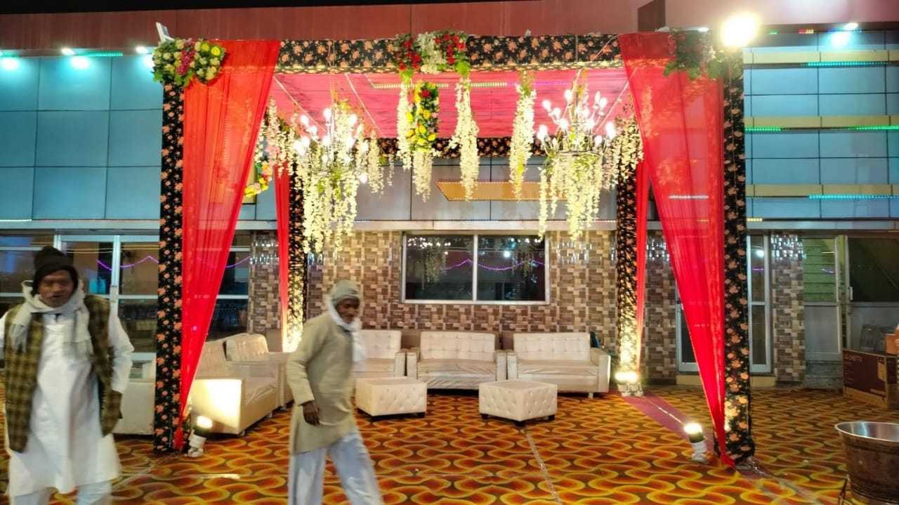 1st image description