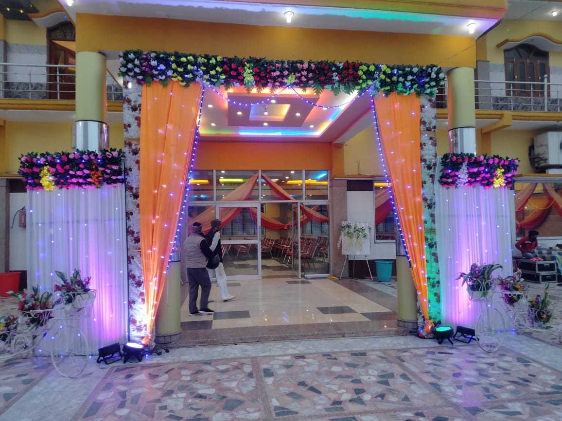 1st image description