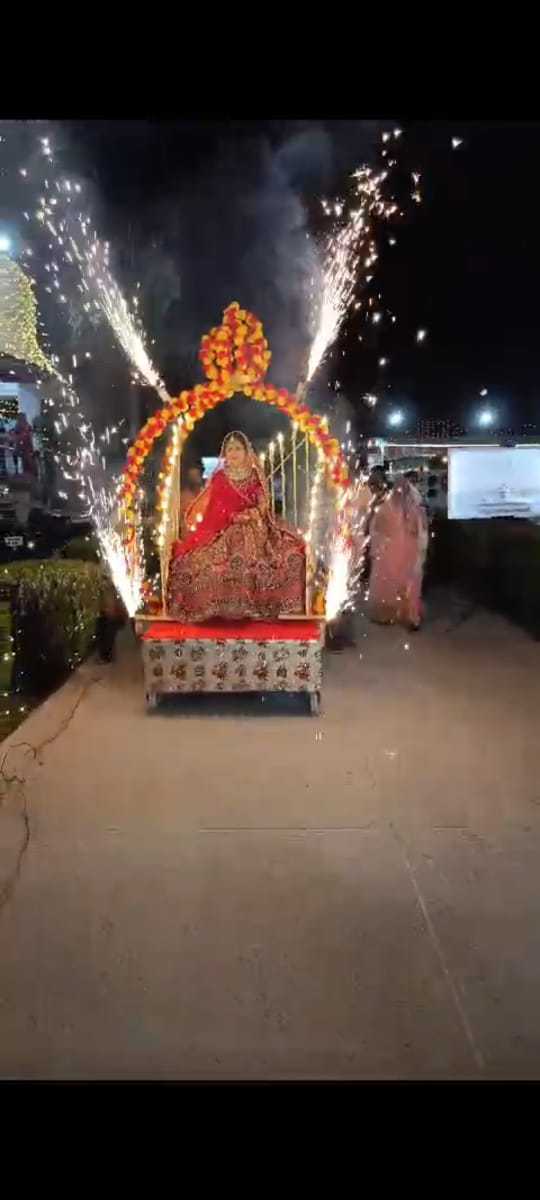 1st image description