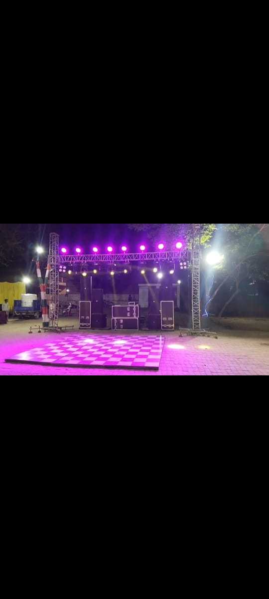 1st image description