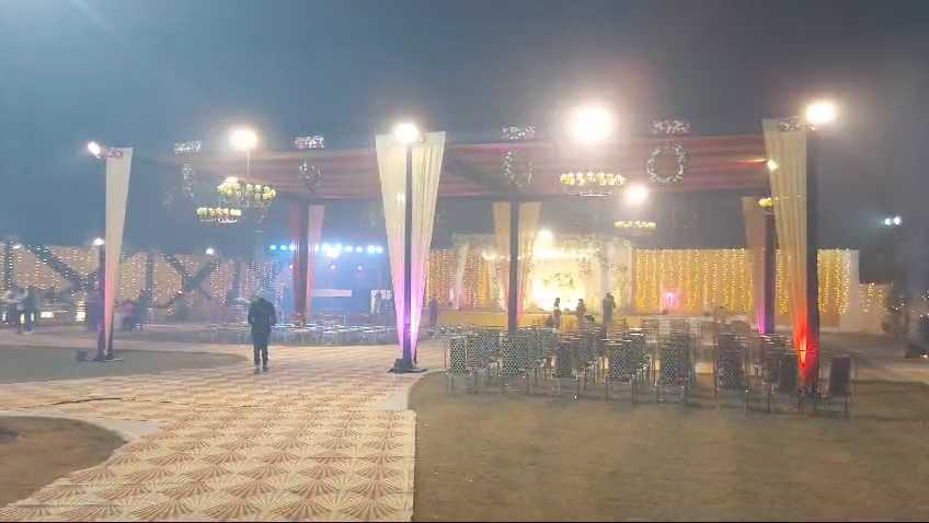 1st image description