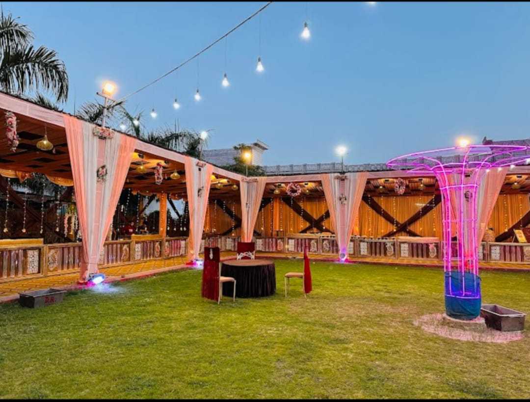 1st image description