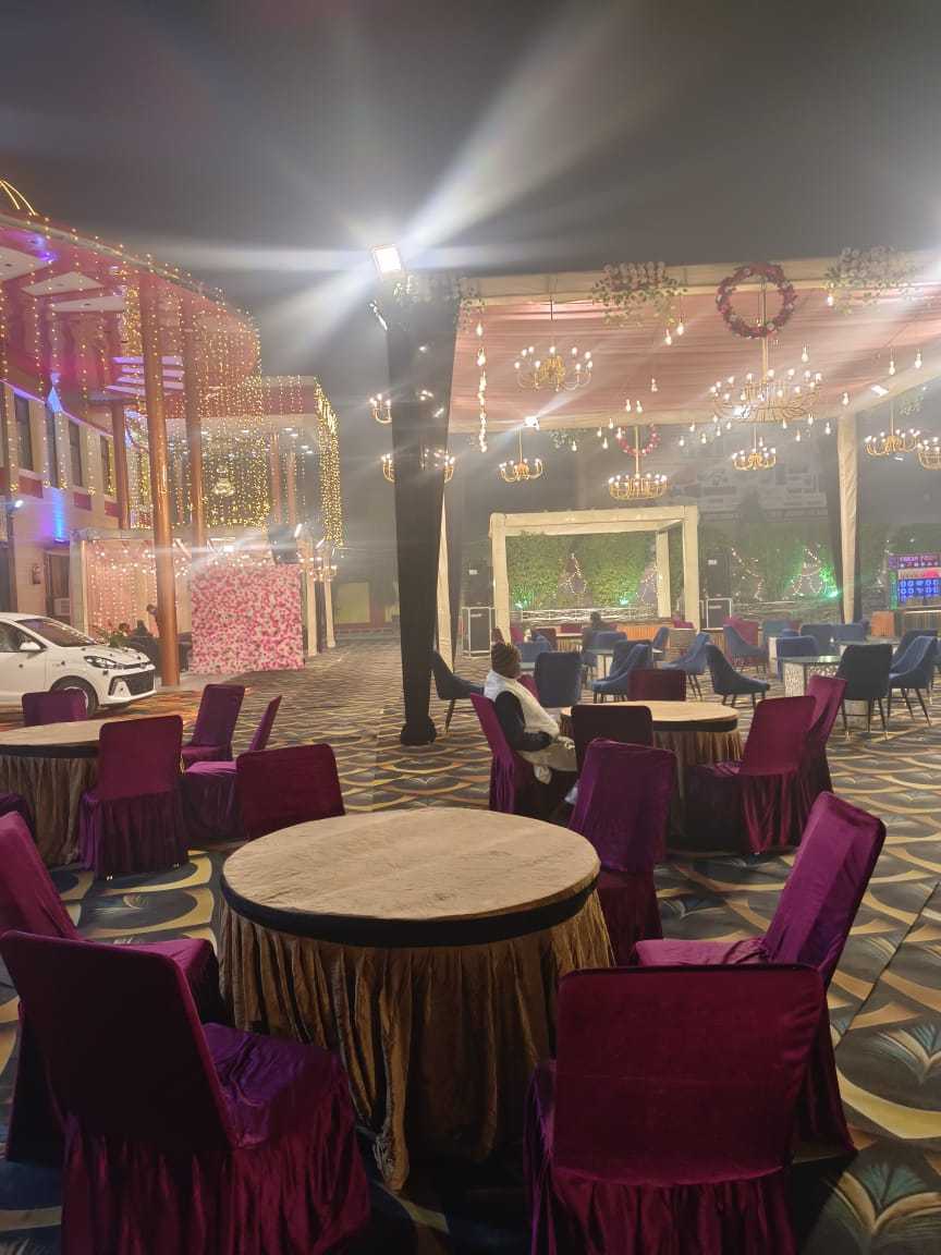 1st image description