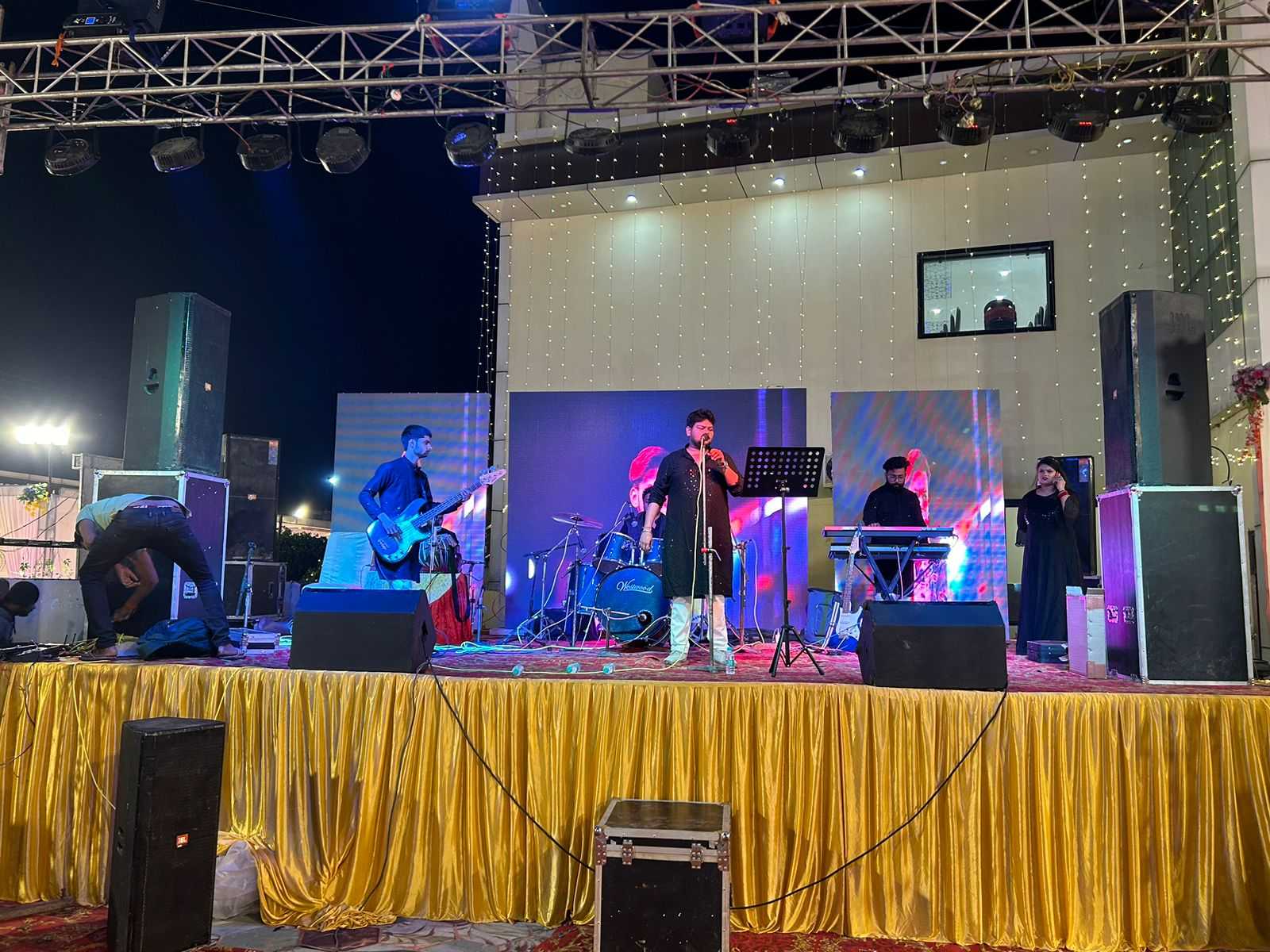 1st image description