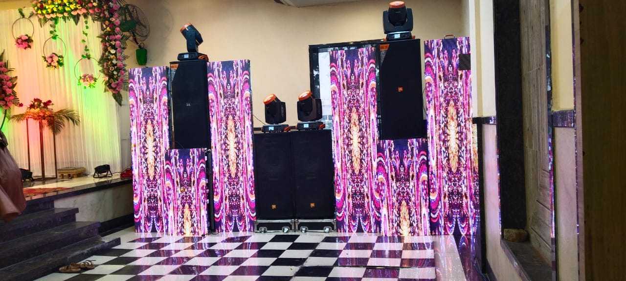 1st image description