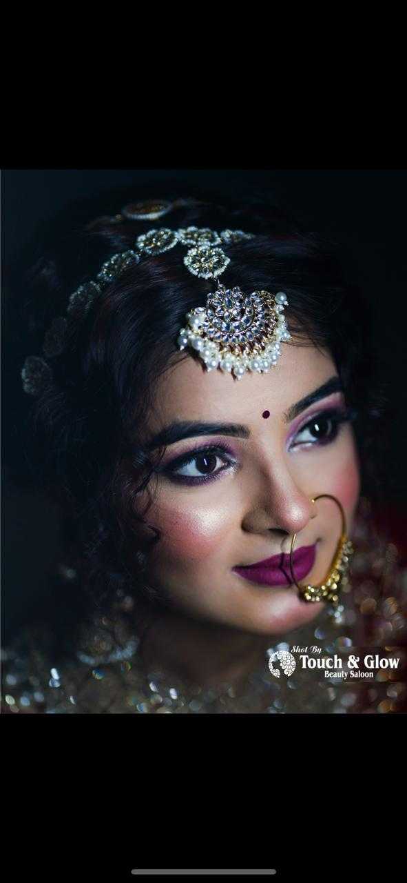 1st image description