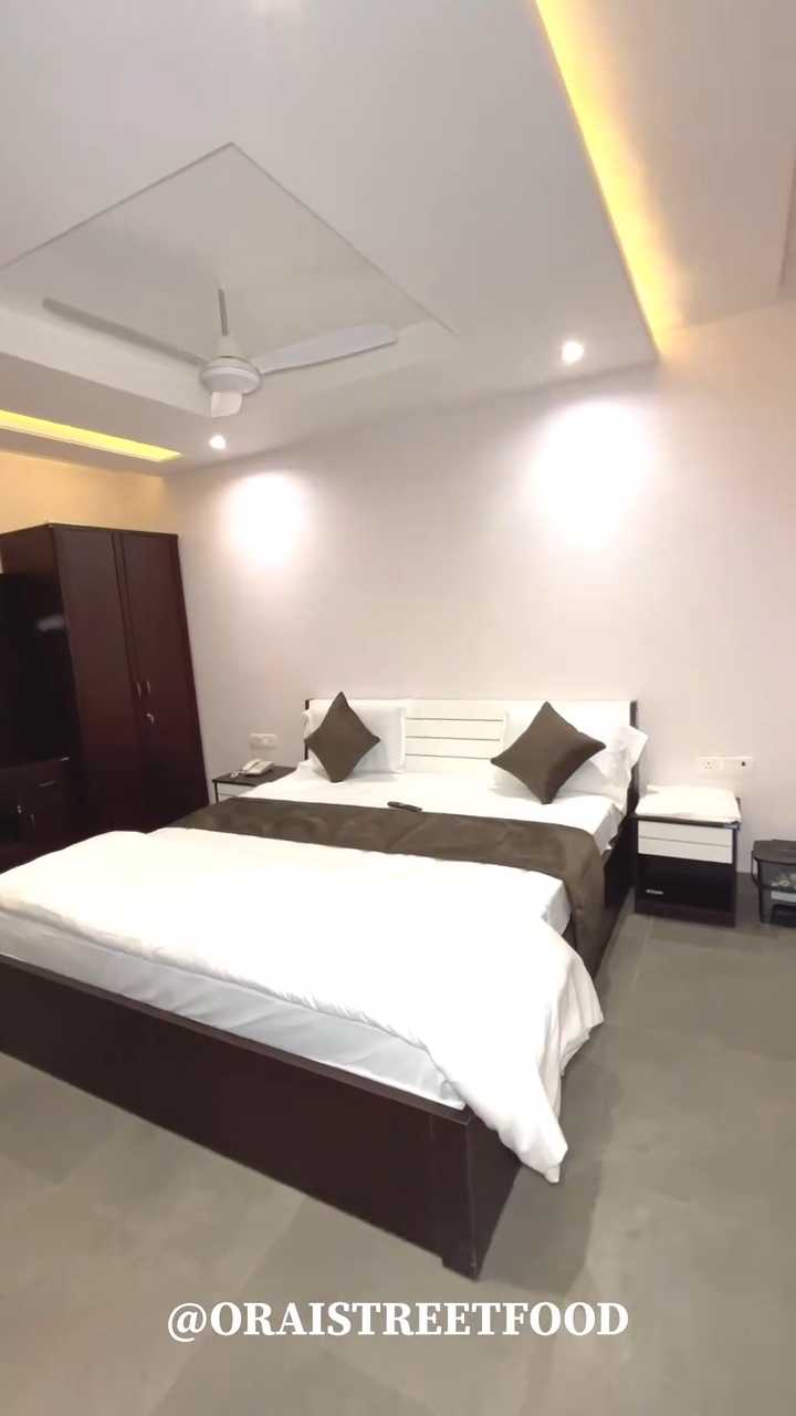 1st image description