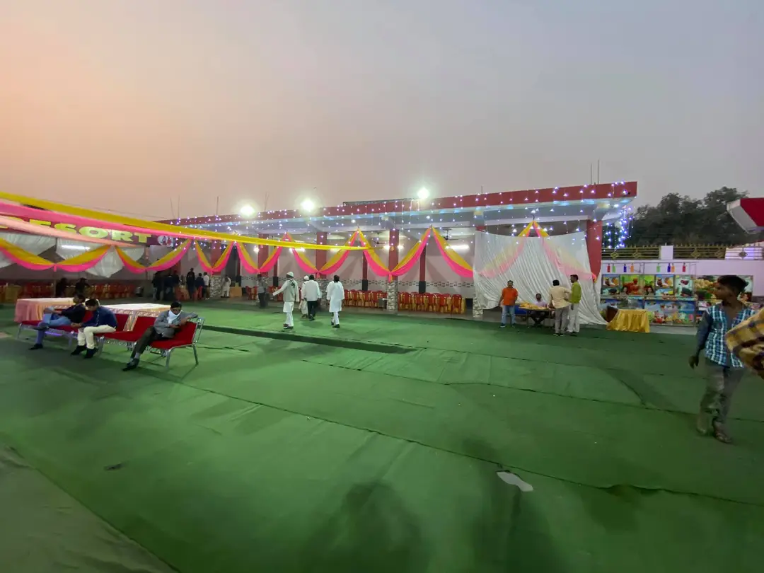 1st image description