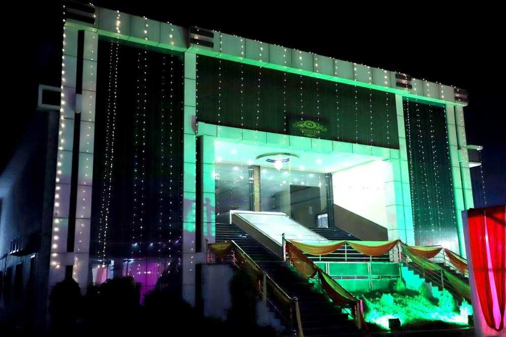 1st image description