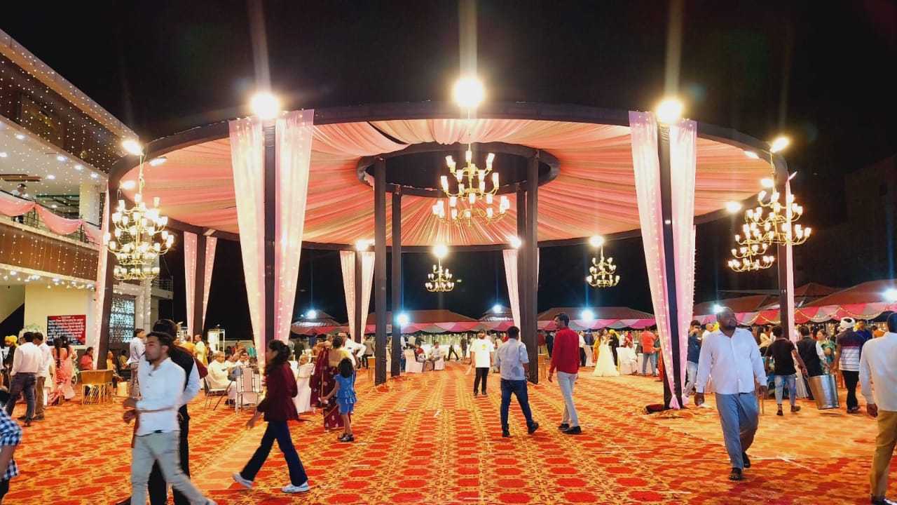 1st image description