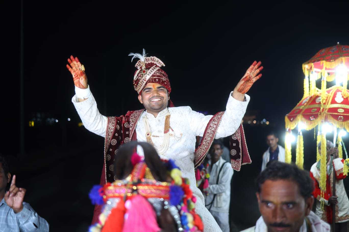 1st image description