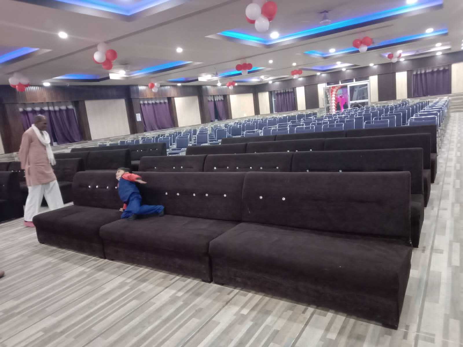 1st image description