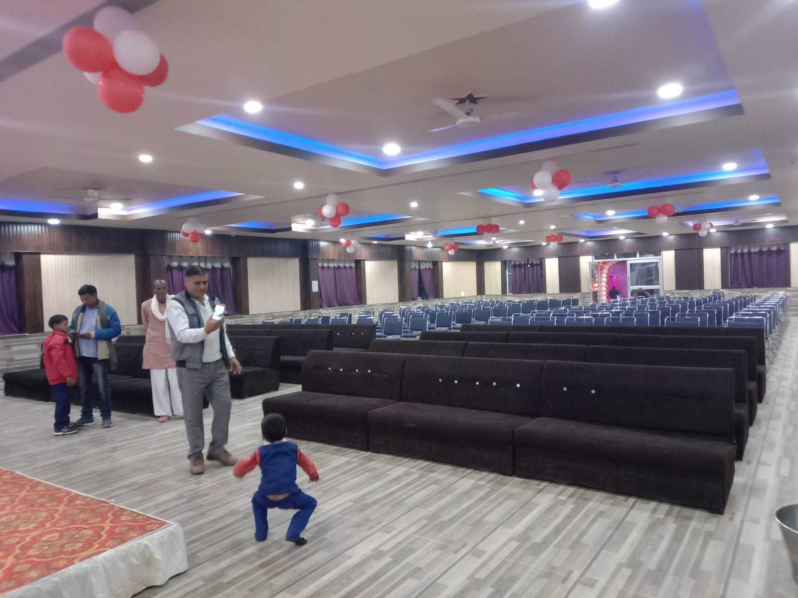 1st image description