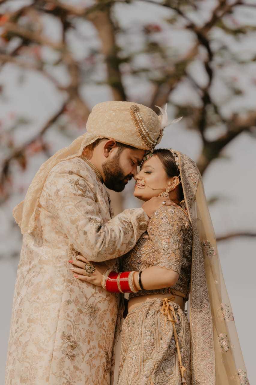 1st image description