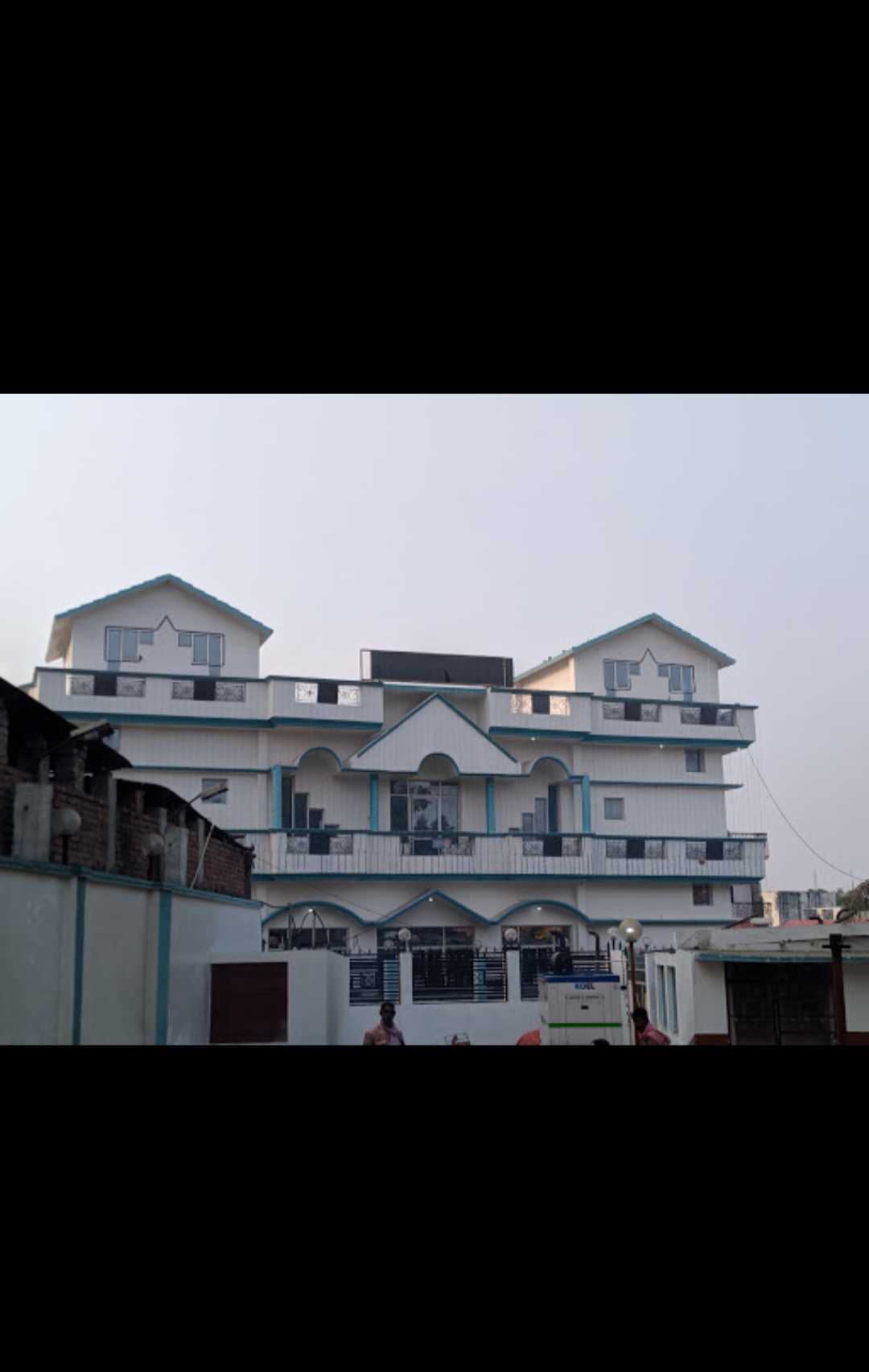 1st image description