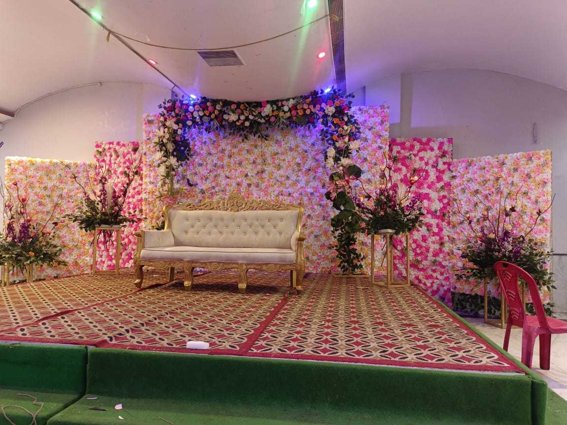 1st image description