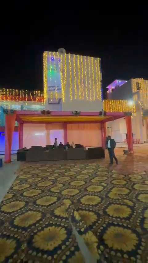 1st image description