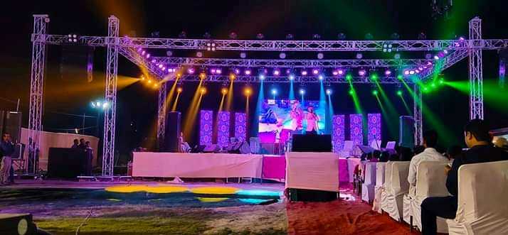 1st image description