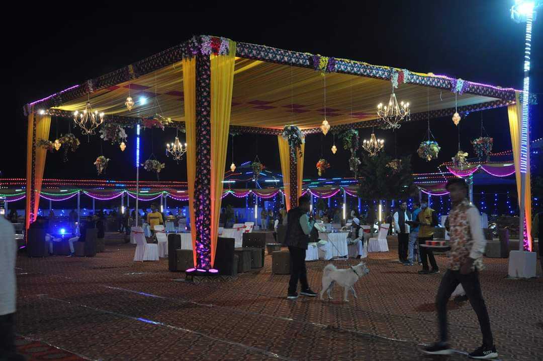 1st image description