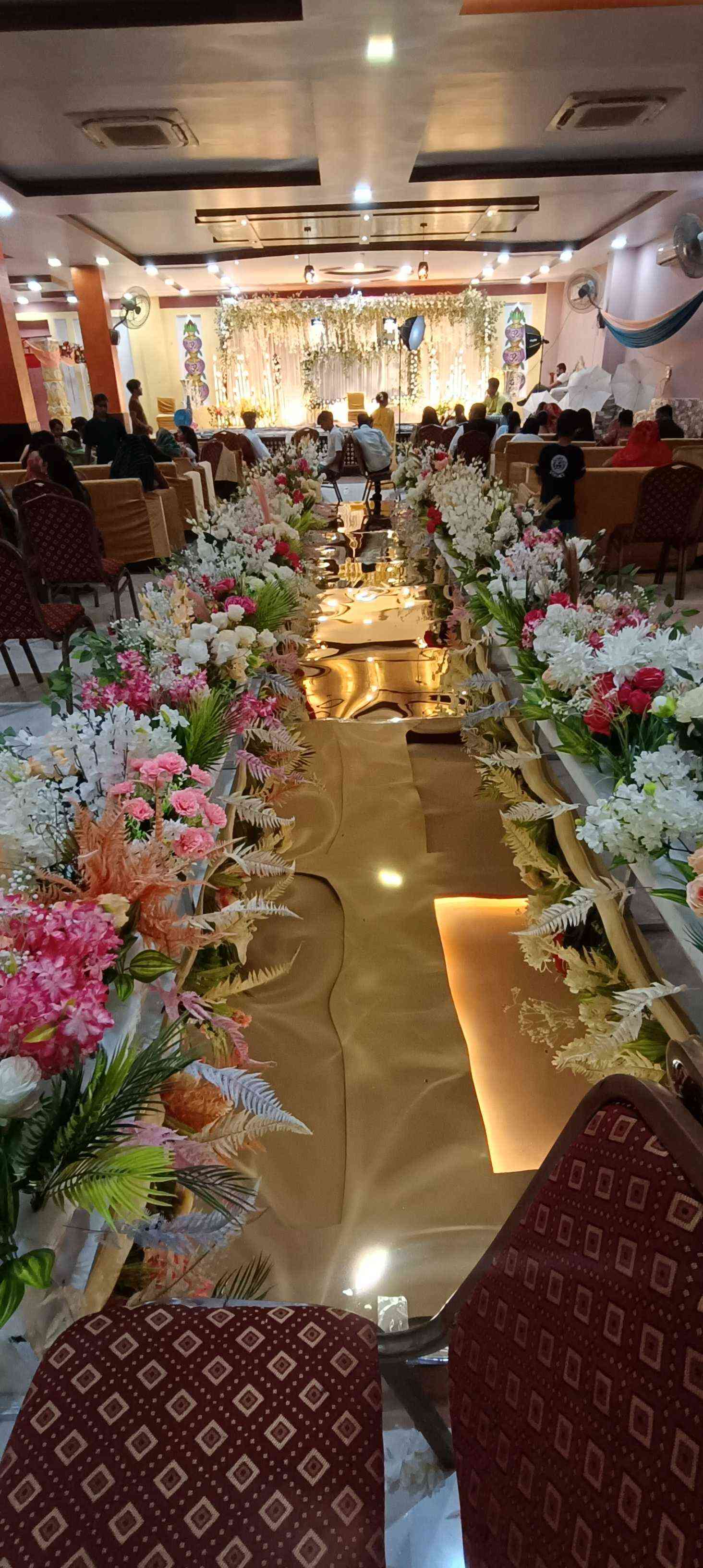 1st image description